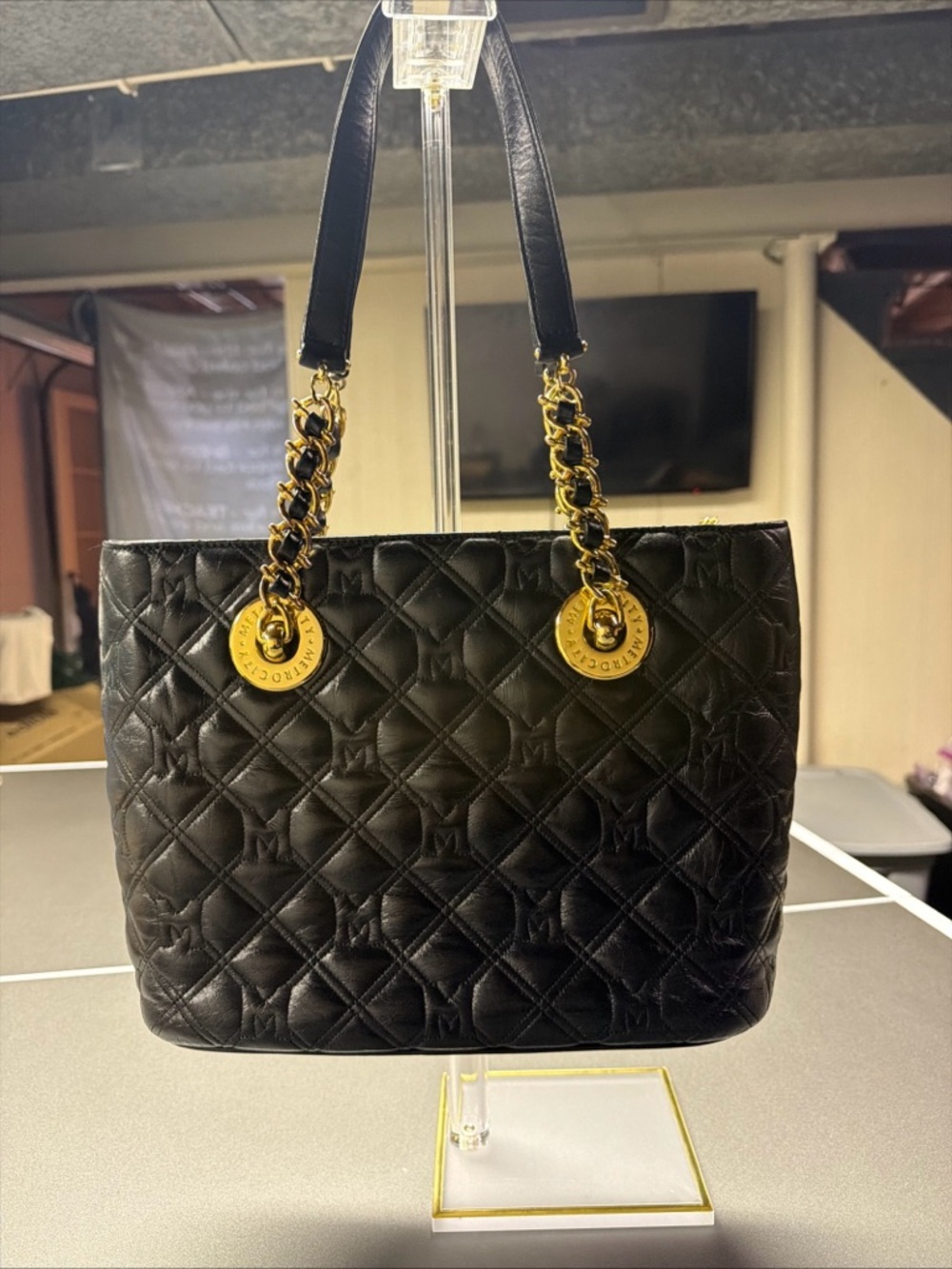 Metrocity Black Quilted Leather Tote Bag Gold Hardware Logo Charm Shoulder Bag
